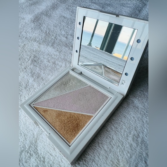 Make Up, Eye Brow & Gua Sha Stone Roller Bundle! - Picture 11 of 15